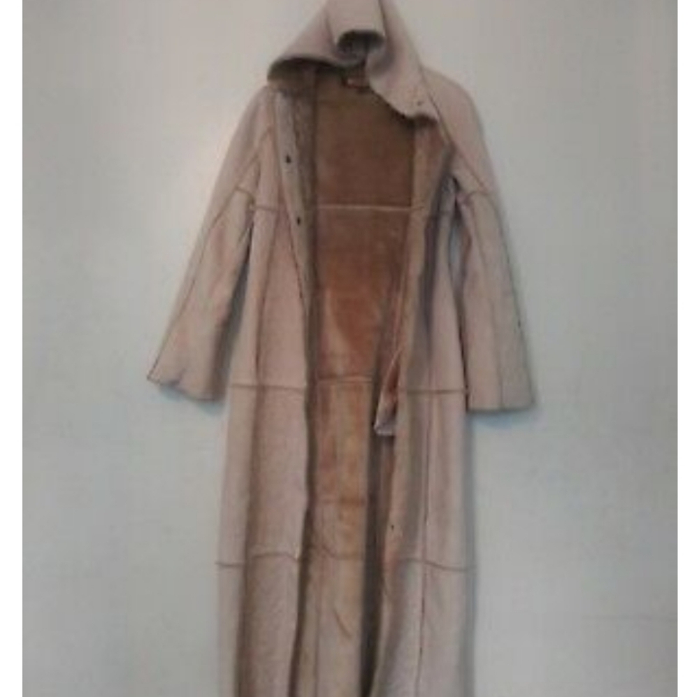 BEBE" Very light weight gorgeous coat❤️